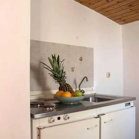 Erato Aparthotel *